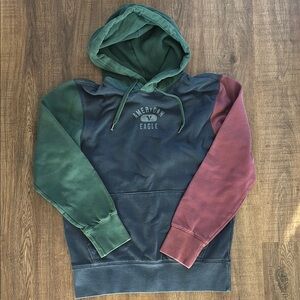 American Eagle Outfitters Men's Green and Red Hoodie